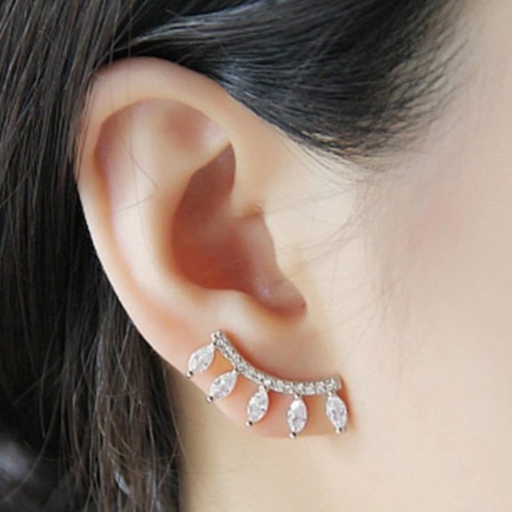New Silver Rhinestone Stud Earrings